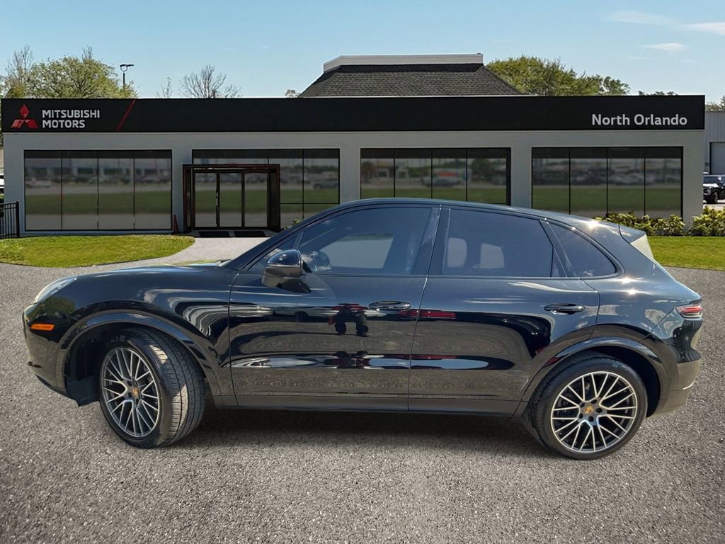 Used 2022 Porsche Cayenne Platinum Edition image 2