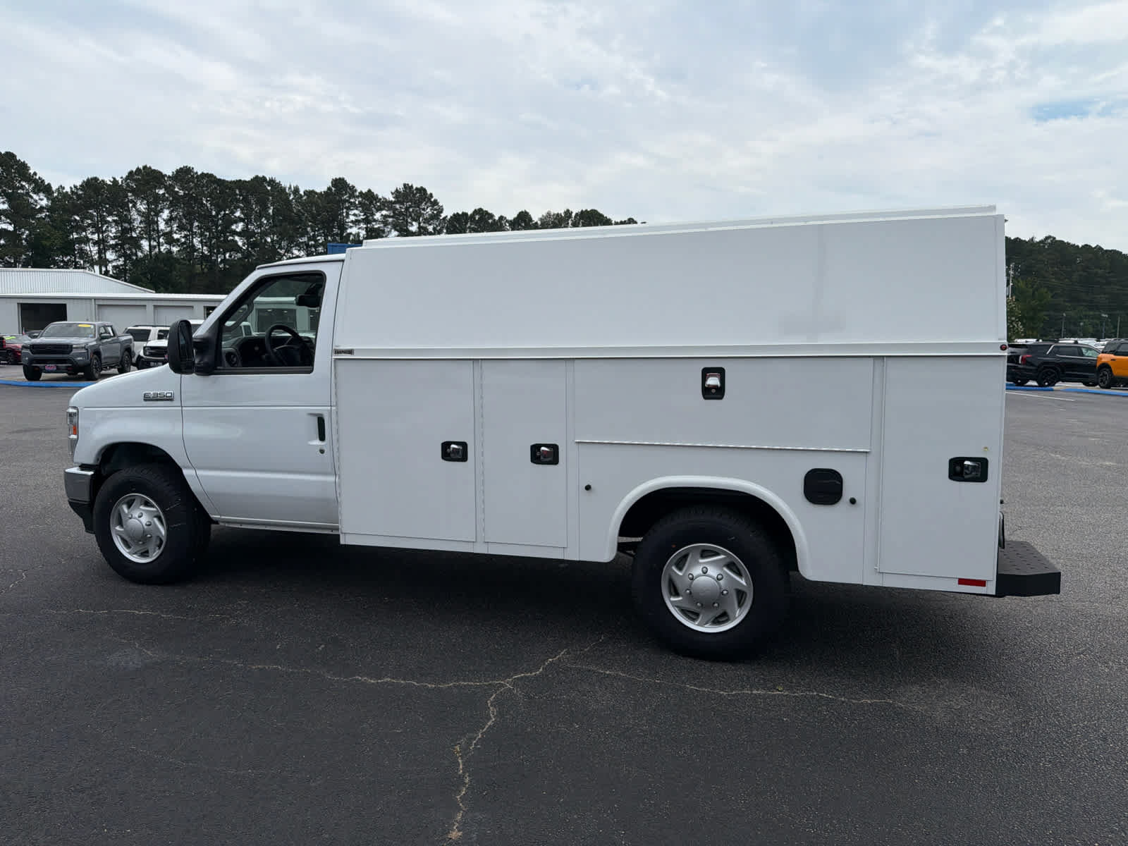 New 2026 Ford E-350 and Econoline 350 Super Duty w/ Power Equipment Group RWD image 6
