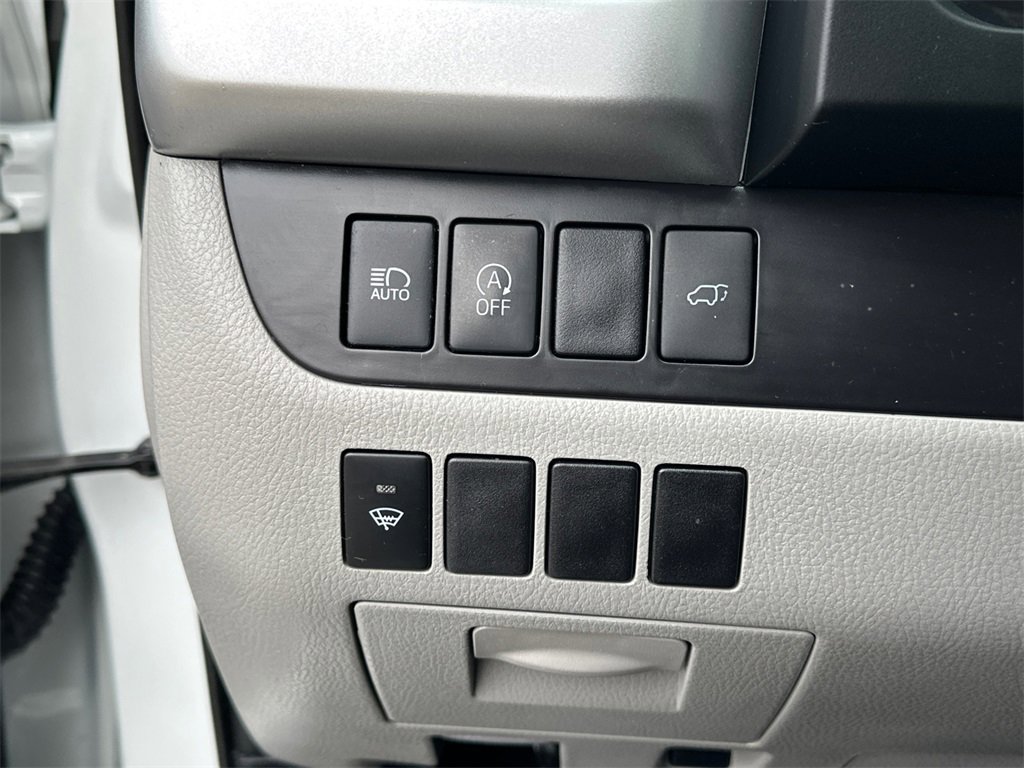 Used 2019 Toyota Highlander XLE image 25