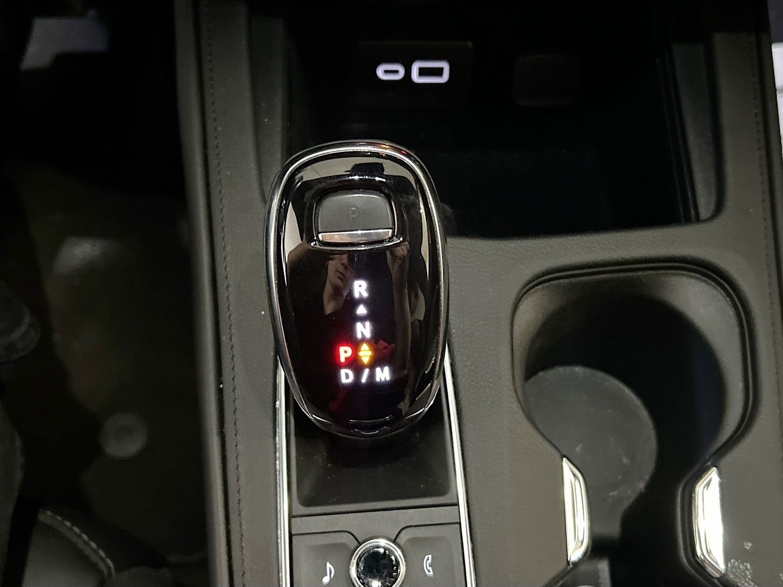 Used 2024 Cadillac XT4 Premium Luxury w/ Technology Package image 17