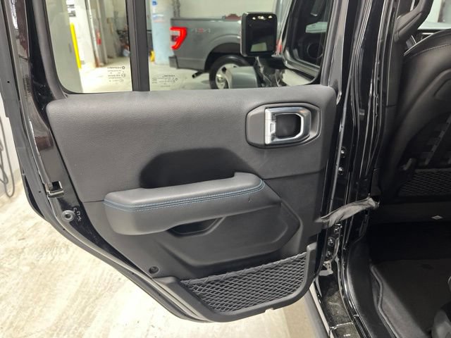 Used 2022 Jeep Wrangler Unlimited Rubicon 4xe AWD/4WD image 44