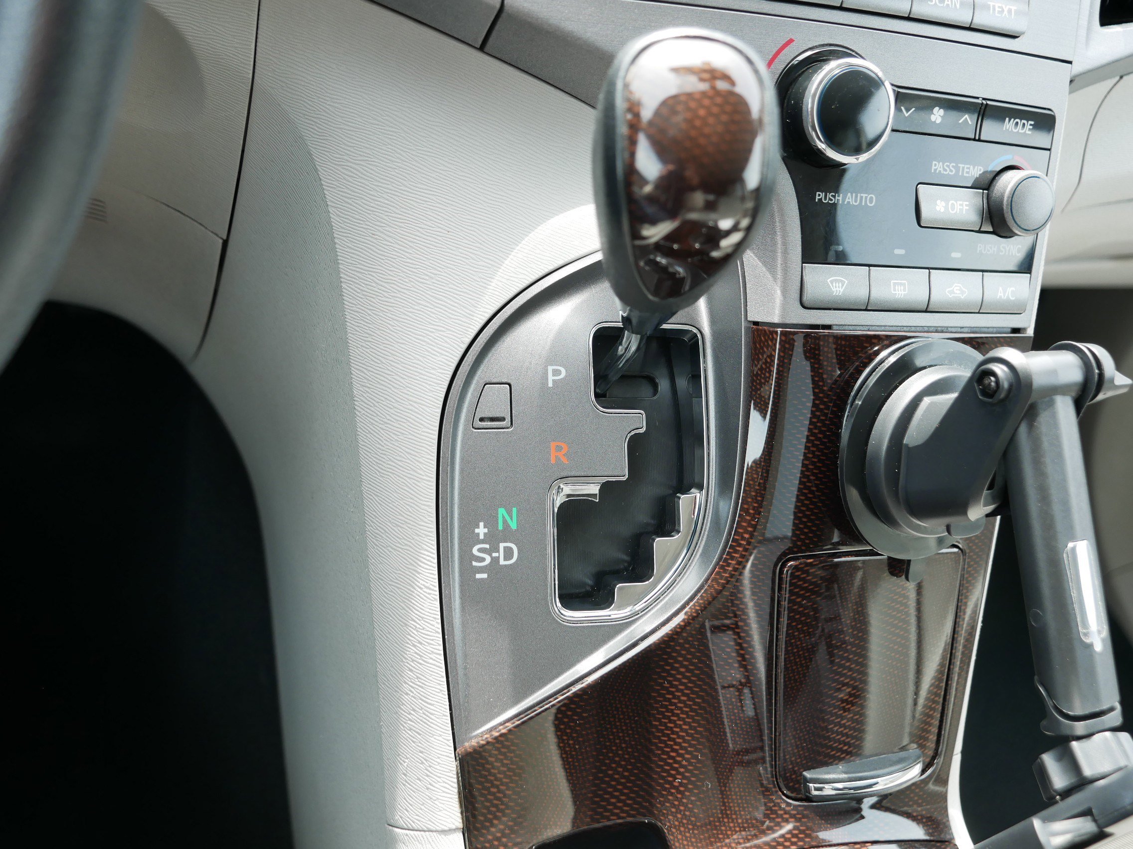 Used 2012 Toyota Venza LE AWD/4WD image 24