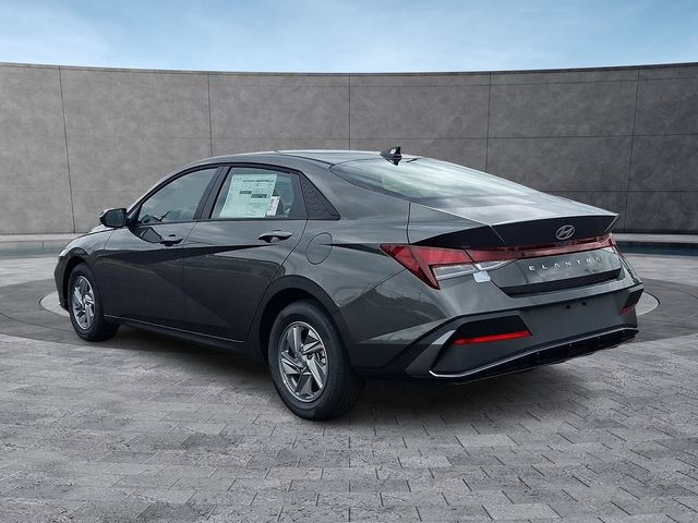 New 2026 Hyundai Elantra SE FWD image 5