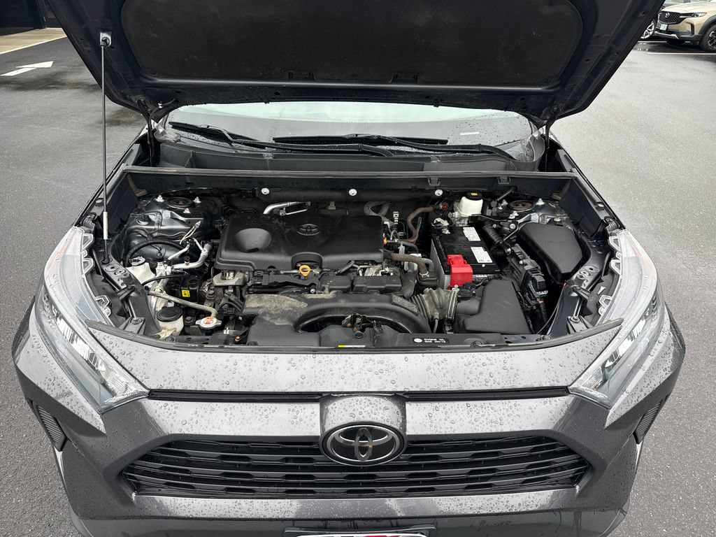 Used 2021 Toyota RAV4 LE AWD/4WD image 25