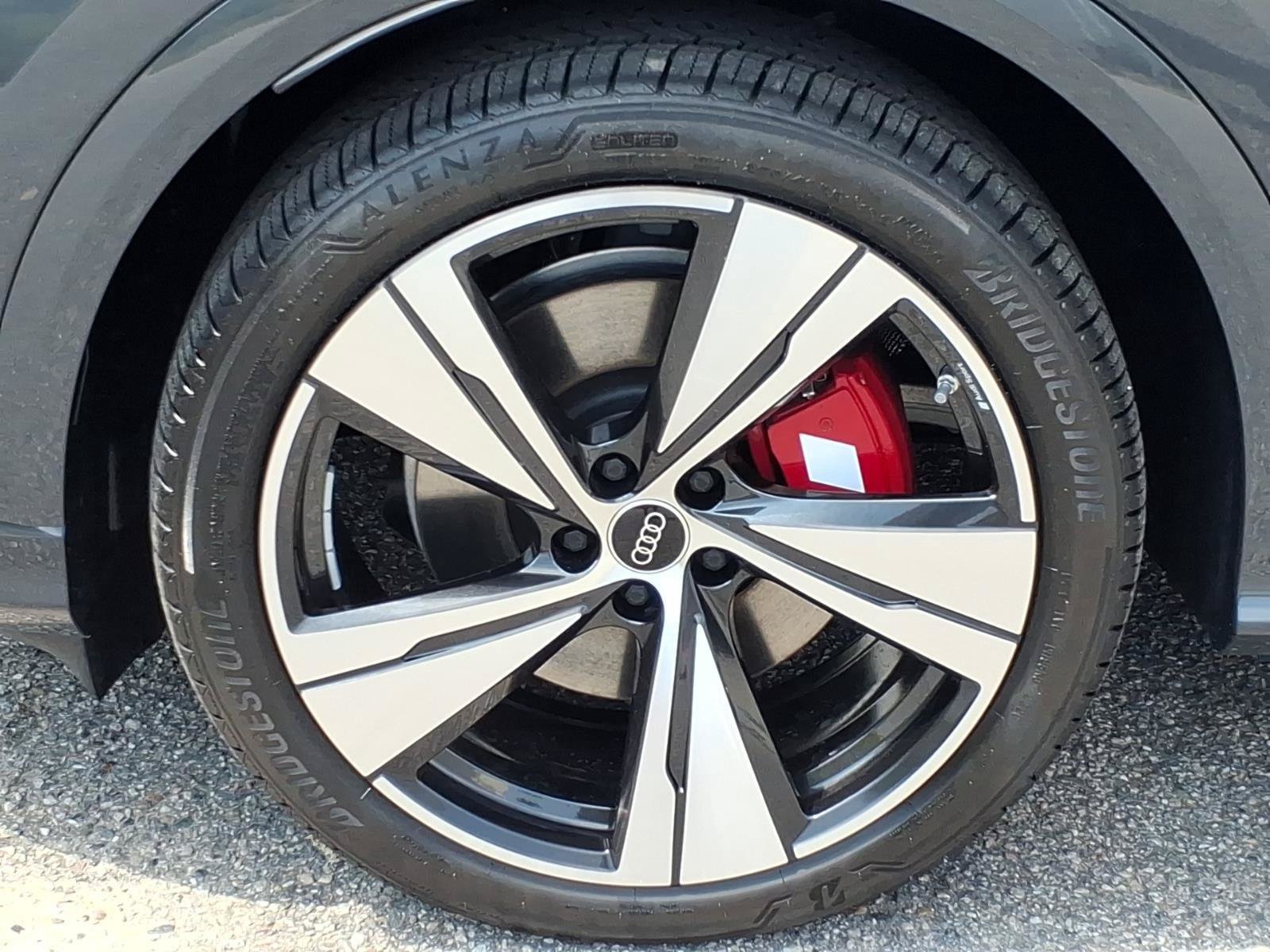 New 2026 Audi SQ5 Prestige AWD/4WD image 4