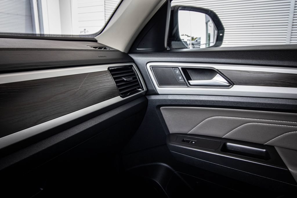 Certified 2023 Volkswagen Atlas SE FWD image 31
