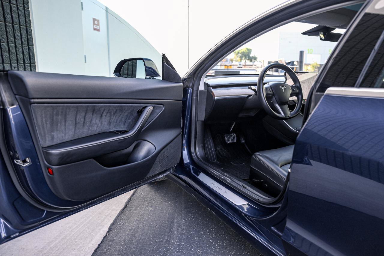 Used 2018 Tesla Model 3 Mid Range RWD image 10