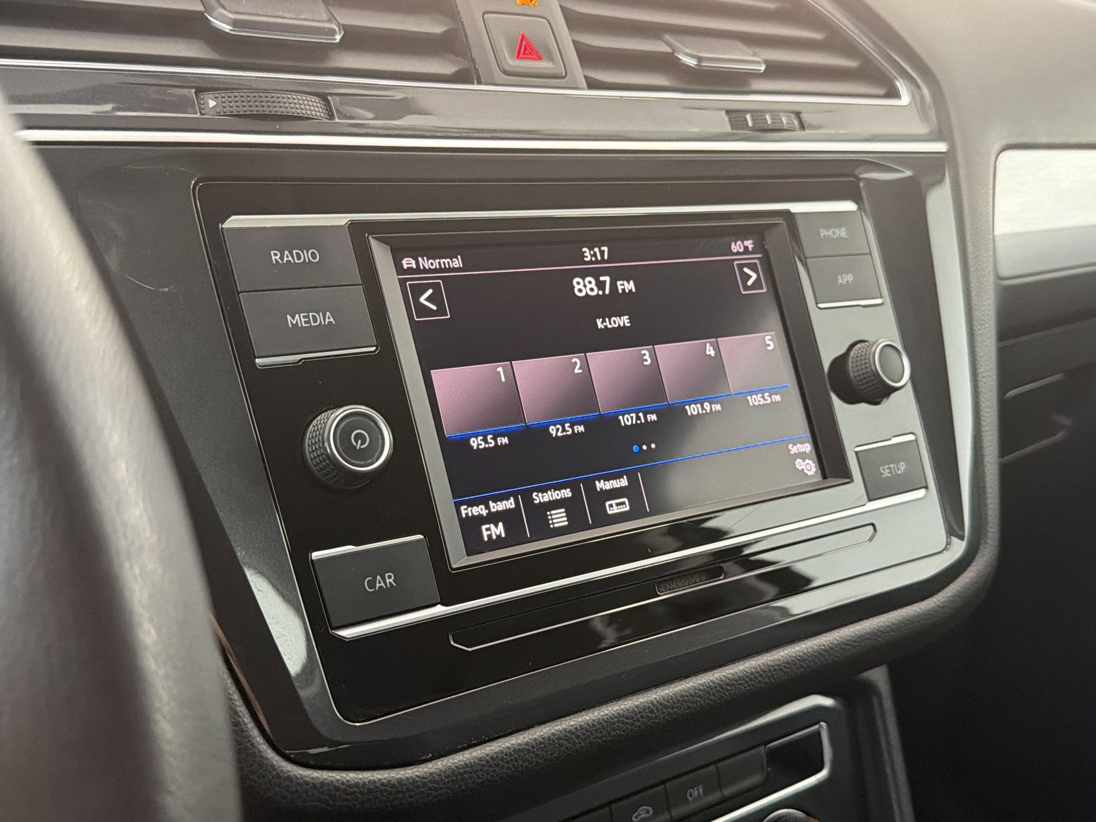 Used 2019 Volkswagen Tiguan S w/ Driver Assistance Package image 23