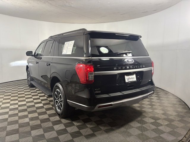 Used 2024 Ford Expedition Max XLT image 3