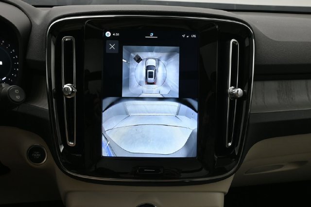 Used 2026 Volvo XC40 B5 Plus AWD/4WD image 21