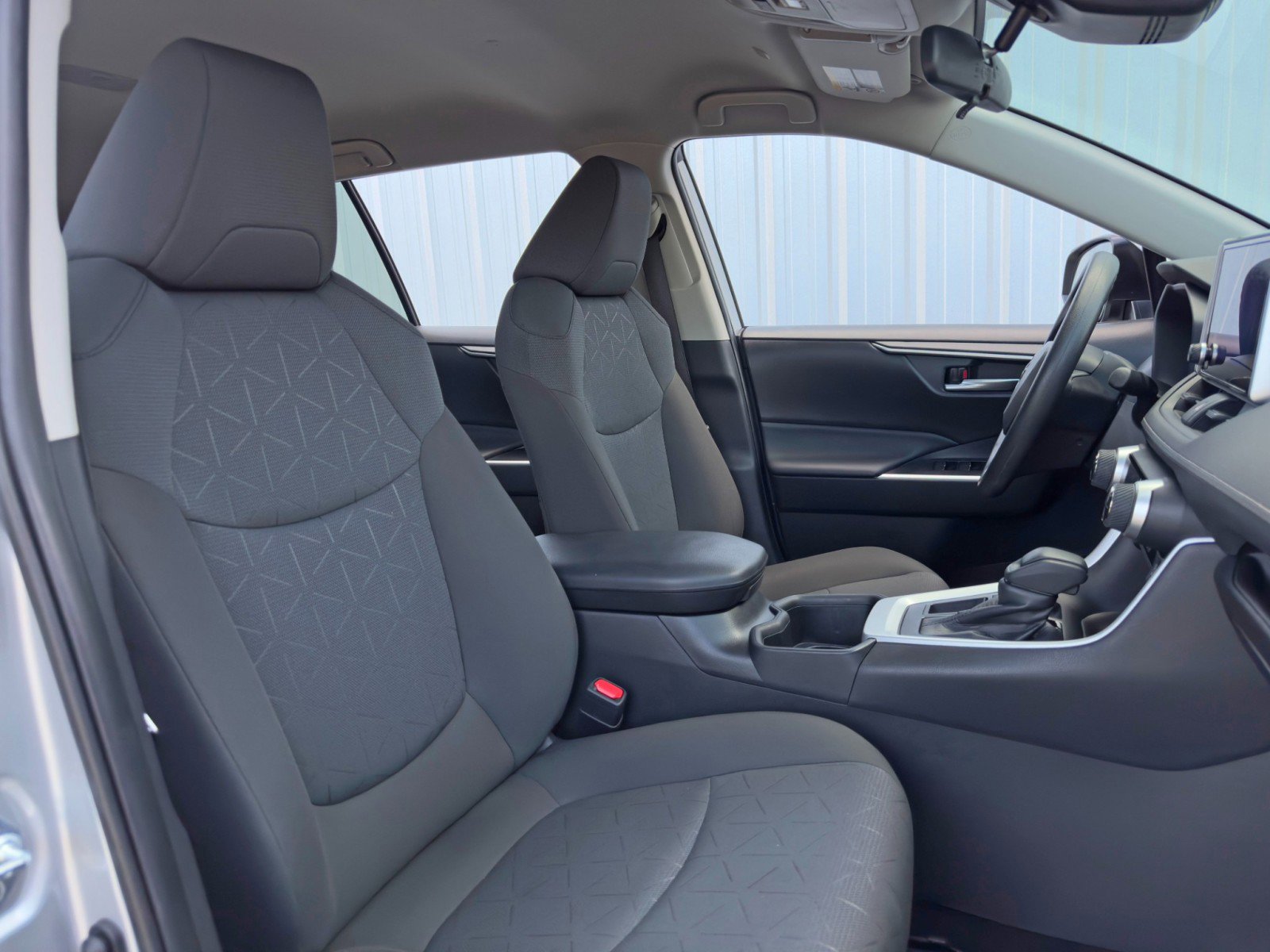 Used 2024 Toyota RAV4 XLE image 36