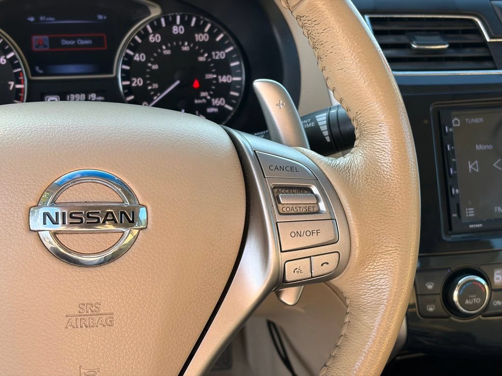 Used 2013 Nissan Altima 3.5 SL w/ Technology Pkg FWD image 16