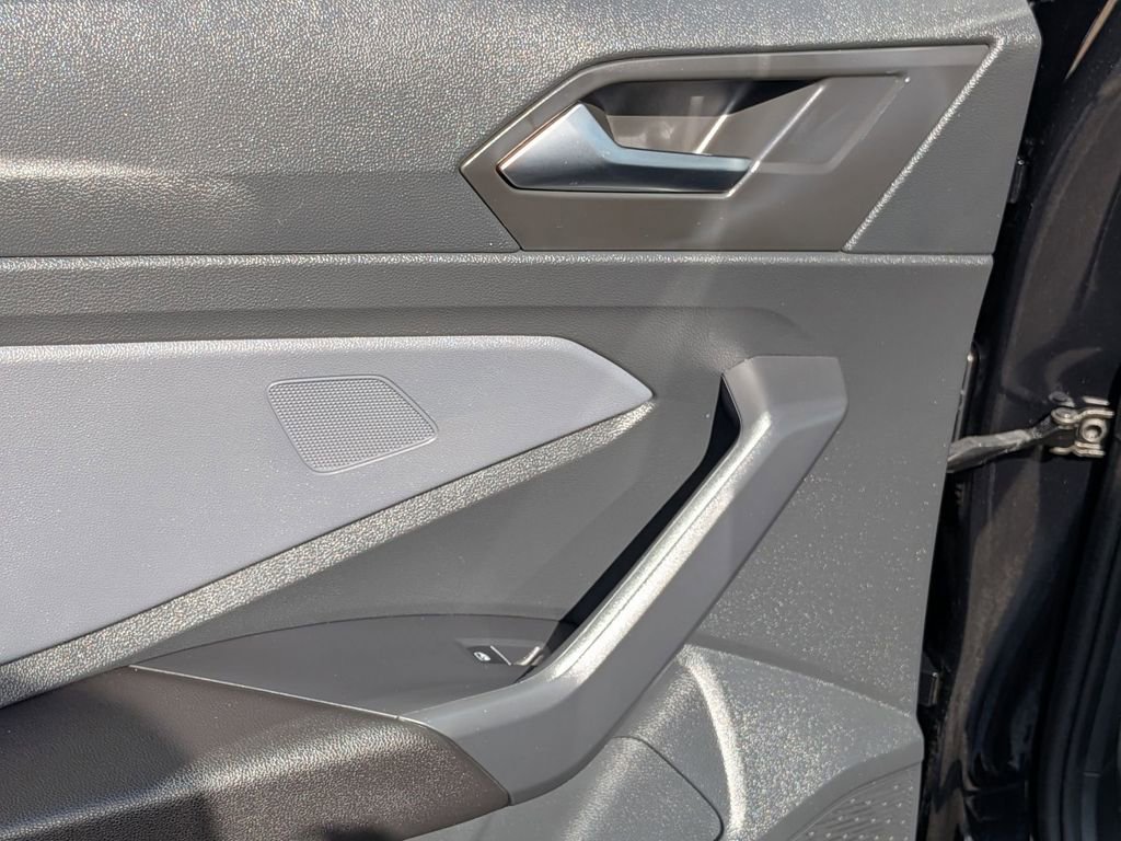 Used 2025 Volkswagen Jetta SE image 27