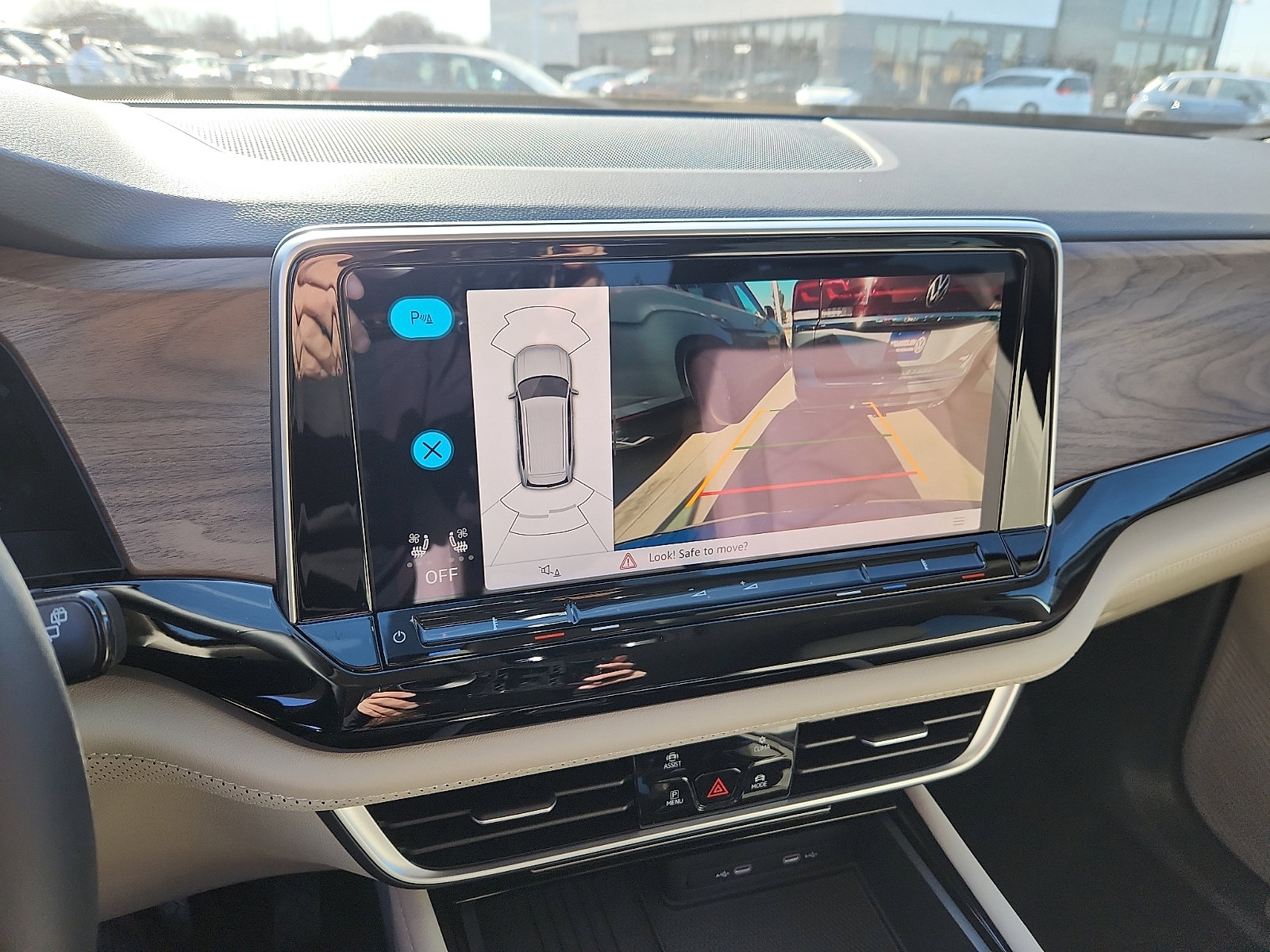 New 2026 Volkswagen Atlas SE image 18