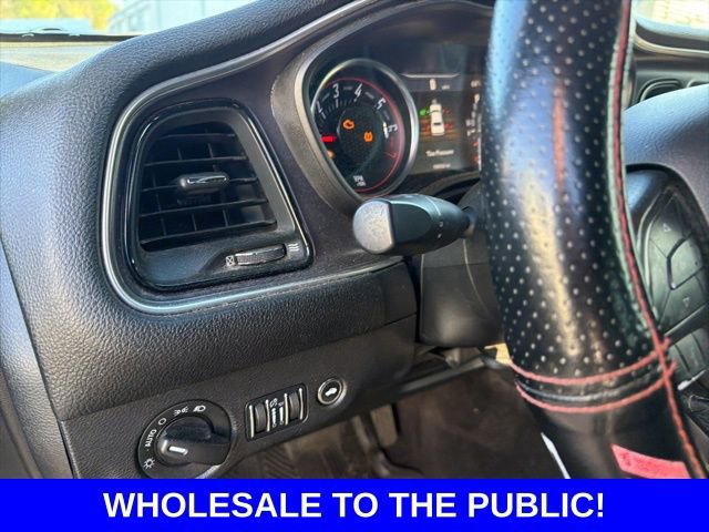 Used 2017 Dodge Challenger SXT image 18