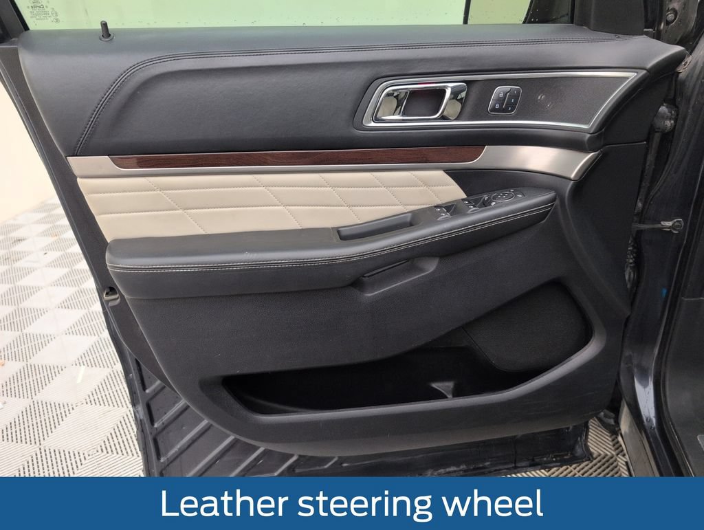 Used 2017 Ford Explorer Platinum AWD/4WD image 32