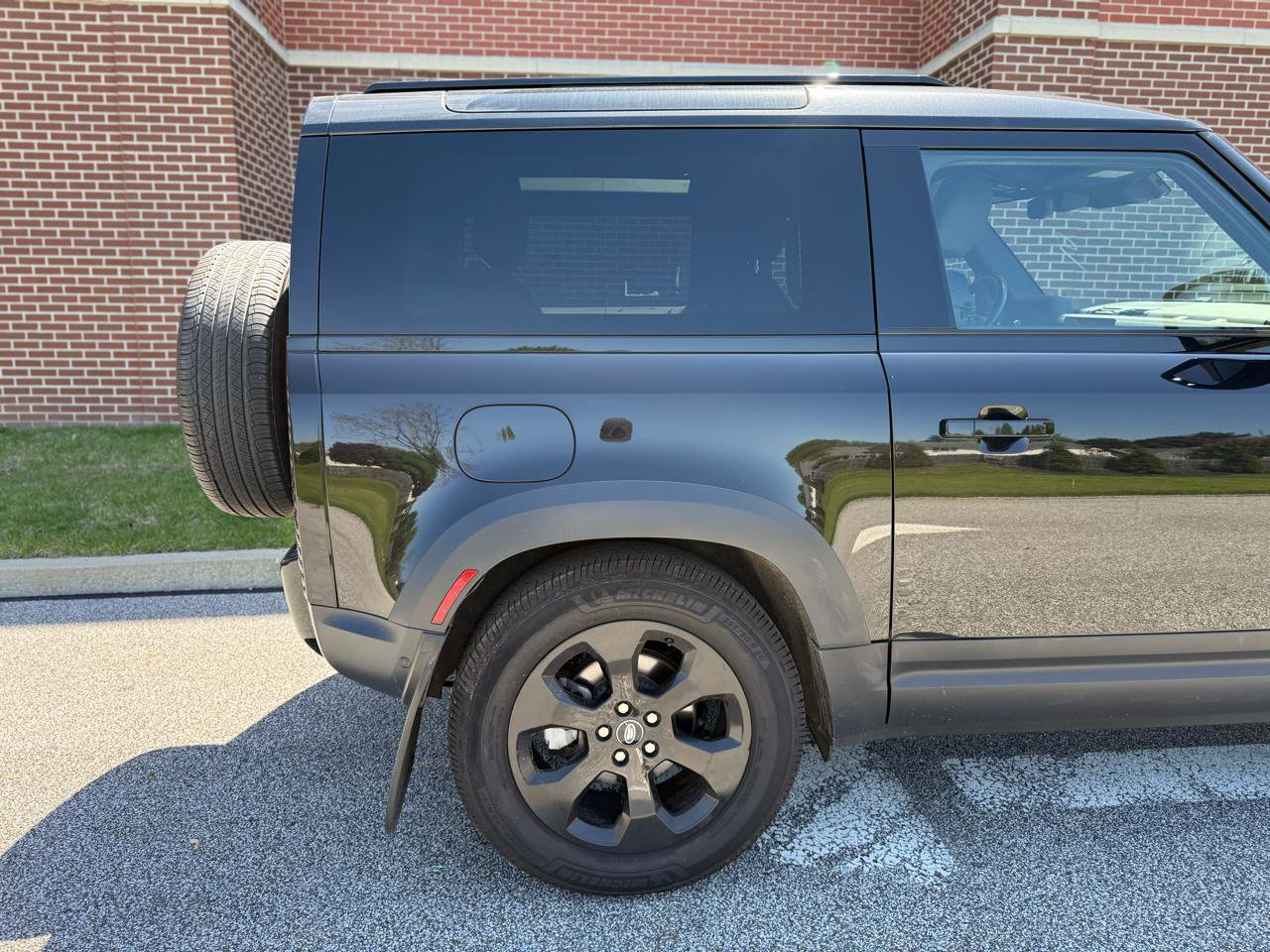 Used 2023 Land Rover Defender 90 S AWD/4WD image 18