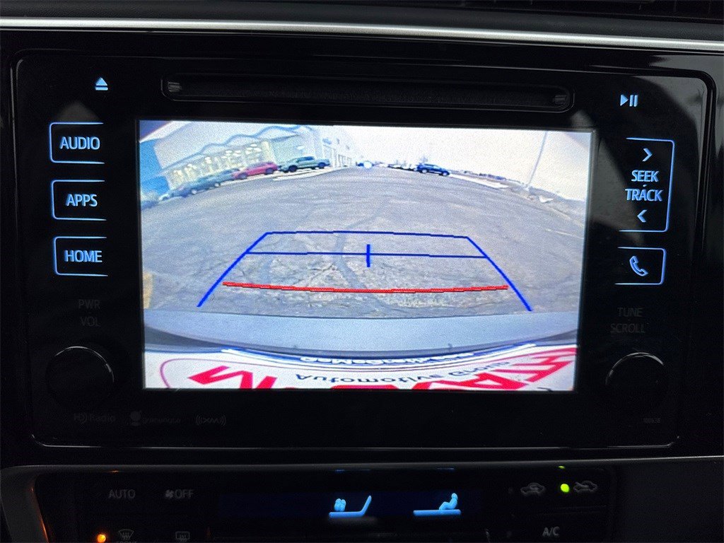 Used 2017 Toyota Corolla LE image 29