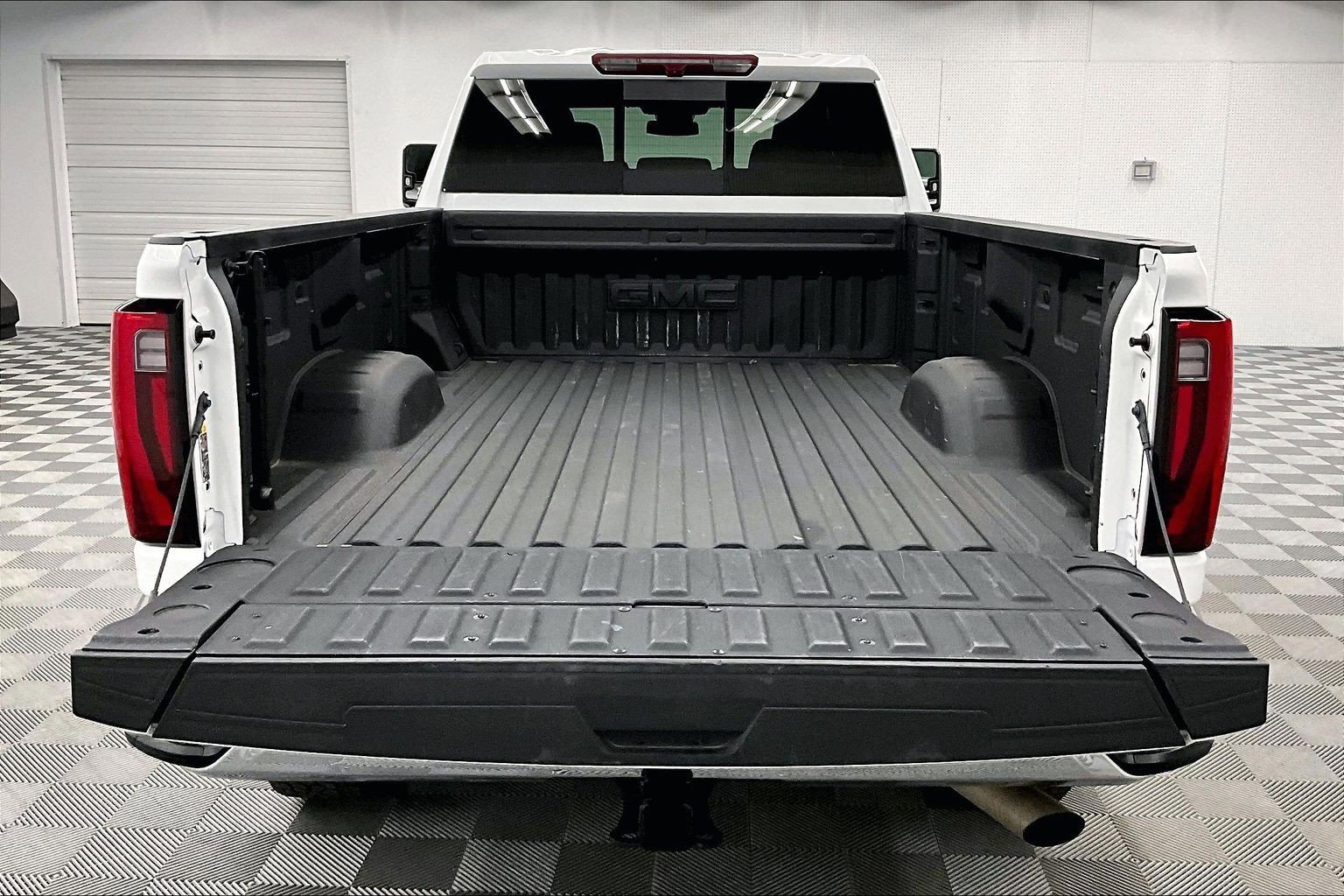 Used 2024 GMC Sierra 3500 SLT w/ SLT Premium Package AWD/4WD image 33