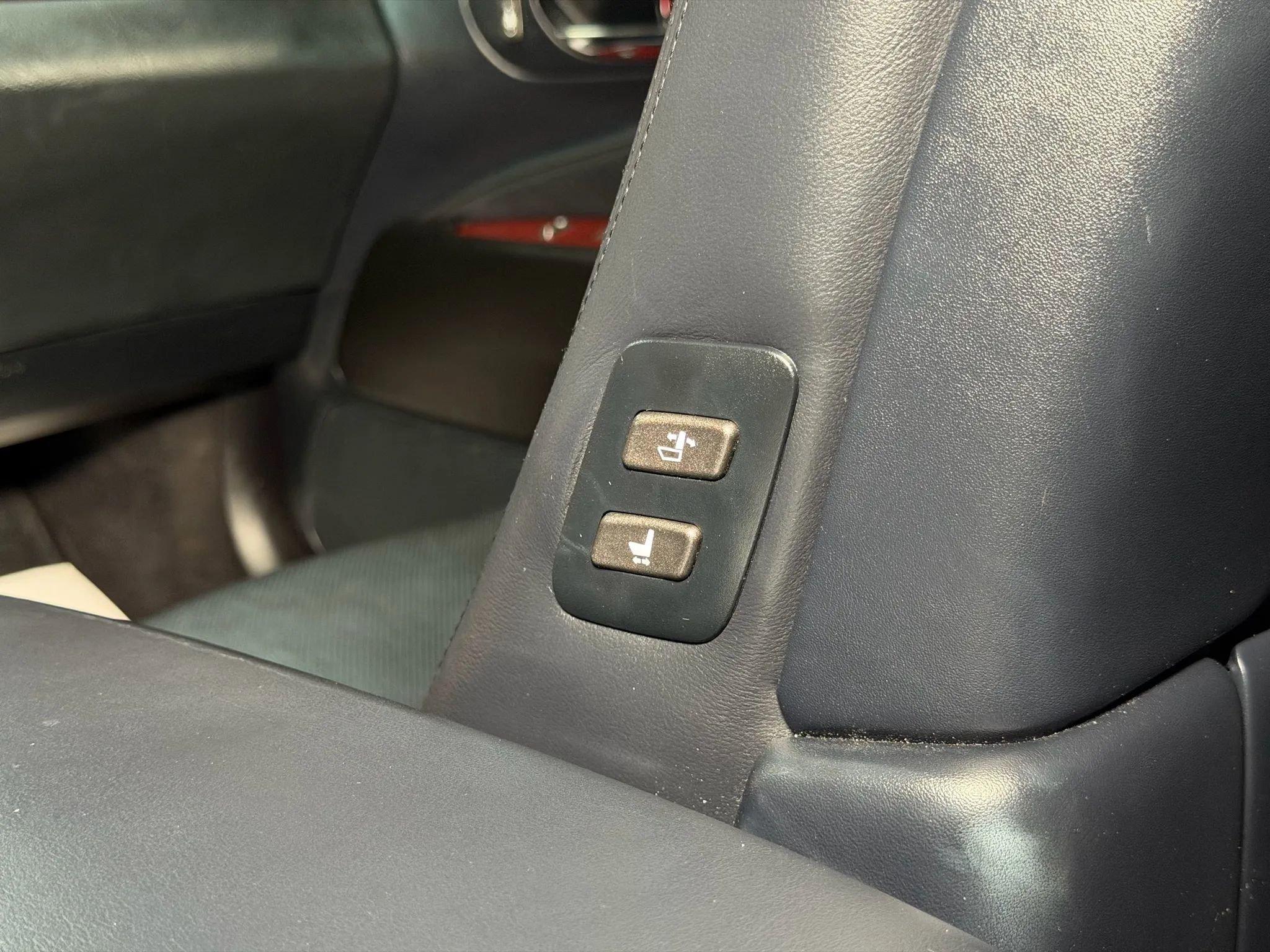 Used 2008 Lexus LS 460 image 24