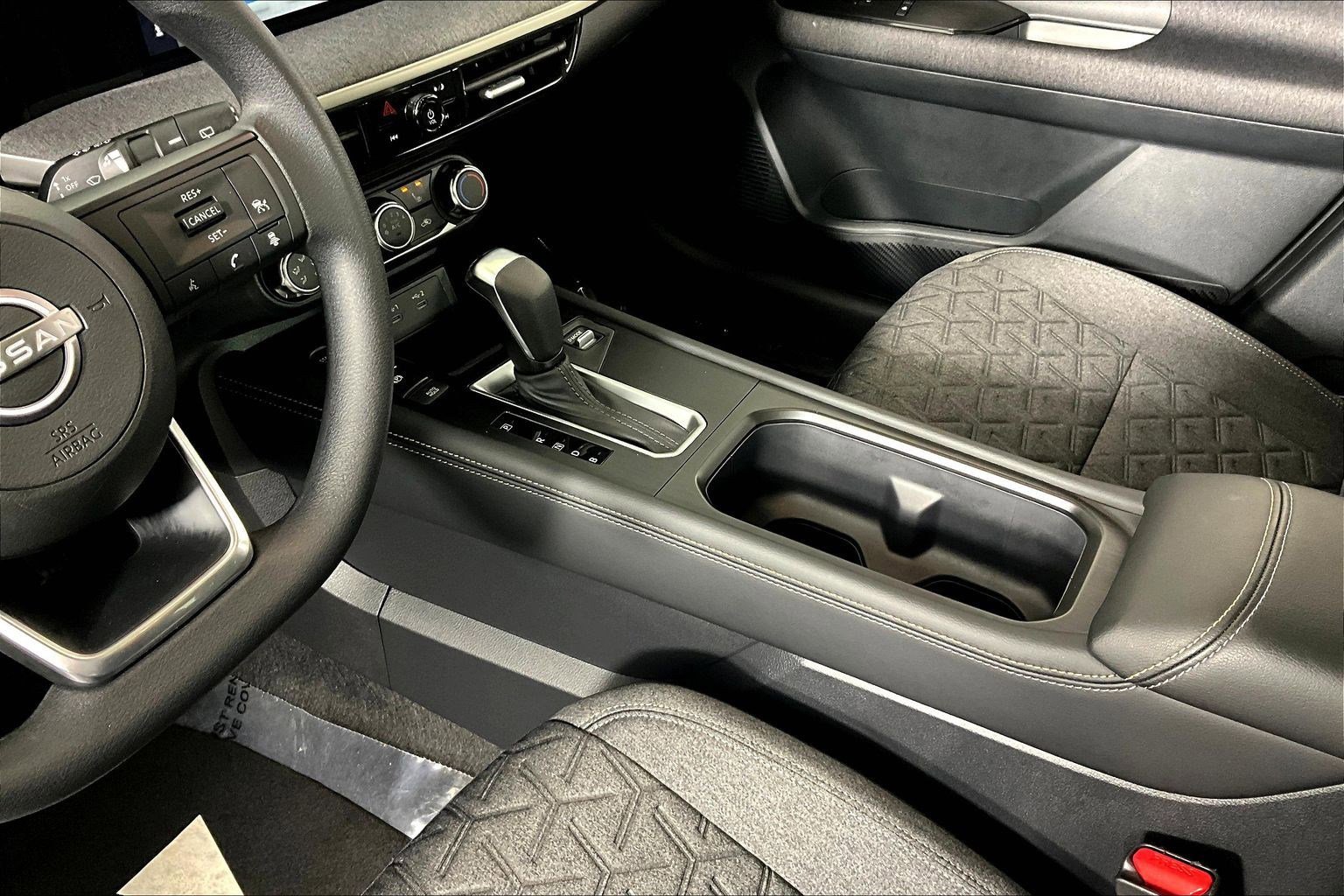 Certified 2025 Nissan Kicks SV w/ SV Premium Package image 18