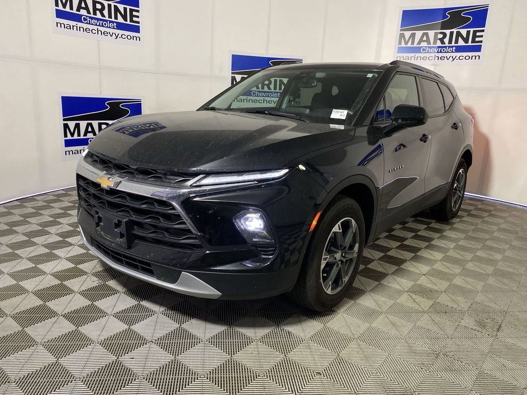Used 2025 Chevrolet Blazer LT w/ Convenience Package FWD image 14