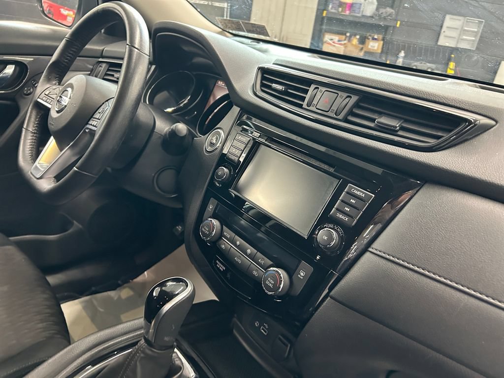 Used 2020 Nissan Rogue SV AWD/4WD image 28