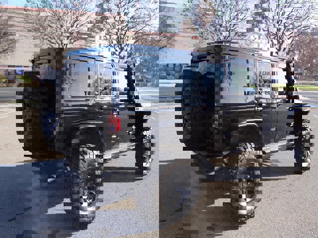 Used 2015 Jeep Wrangler Unlimited Rubicon w/ Connectivity Group image 11