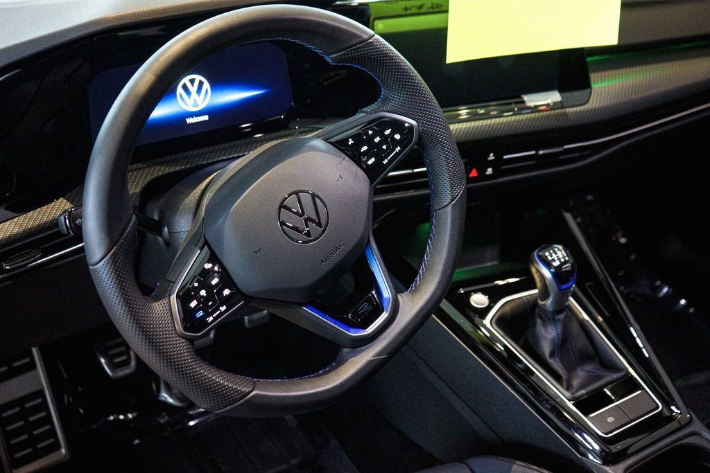 New 2024 Volkswagen Golf R image 11