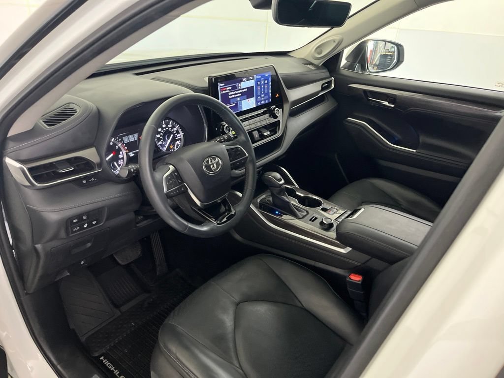 Used 2020 Toyota Highlander Limited AWD/4WD image 26