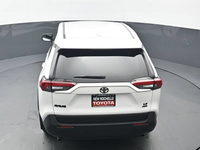 Used 2023 Toyota RAV4 LE AWD/4WD image 39