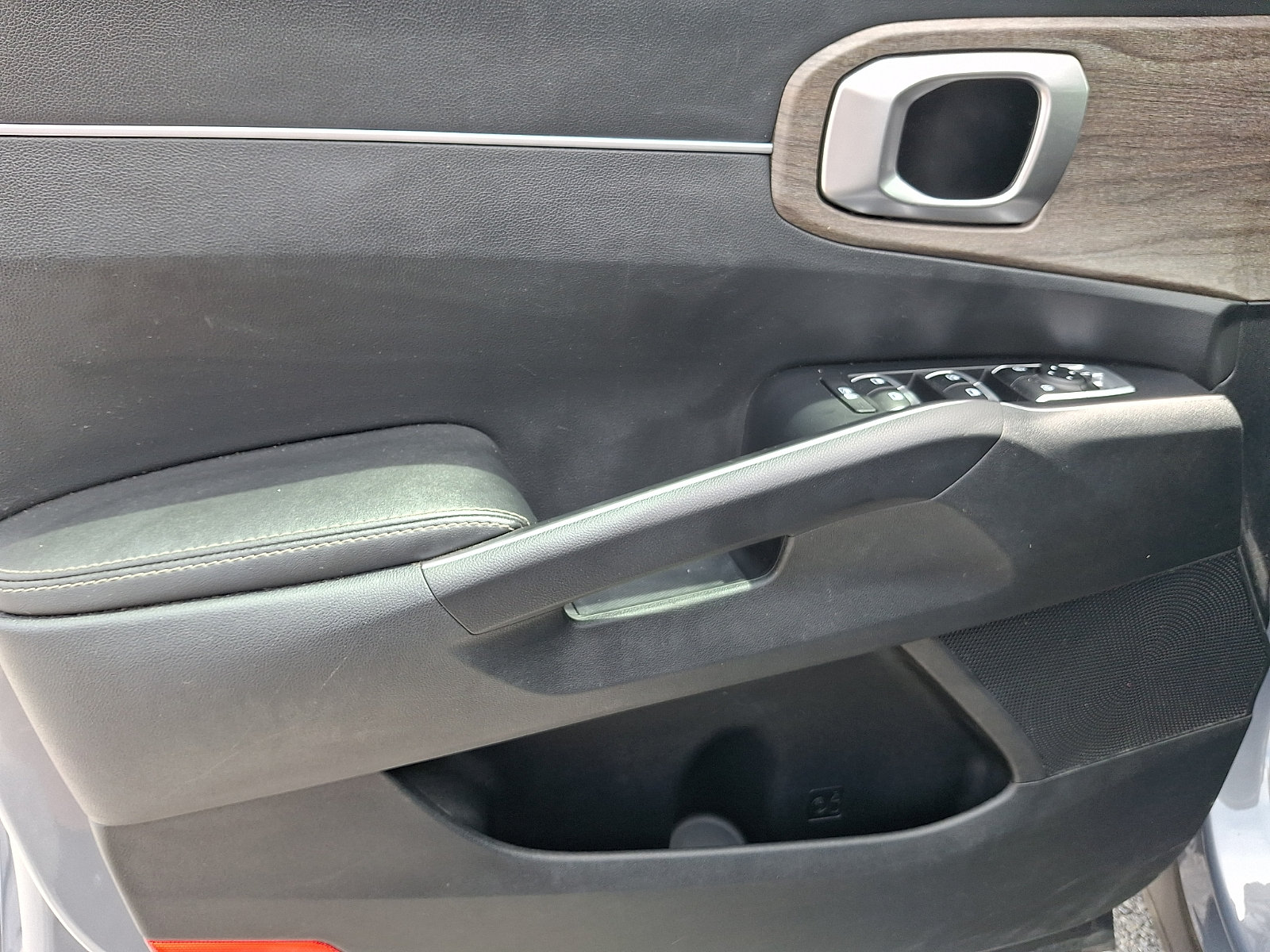 Used 2022 Kia Sorento S AWD/4WD image 12