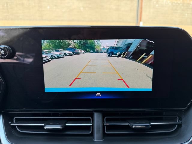 Used 2025 Chevrolet Trax RS w/ Sunroof Package FWD image 16