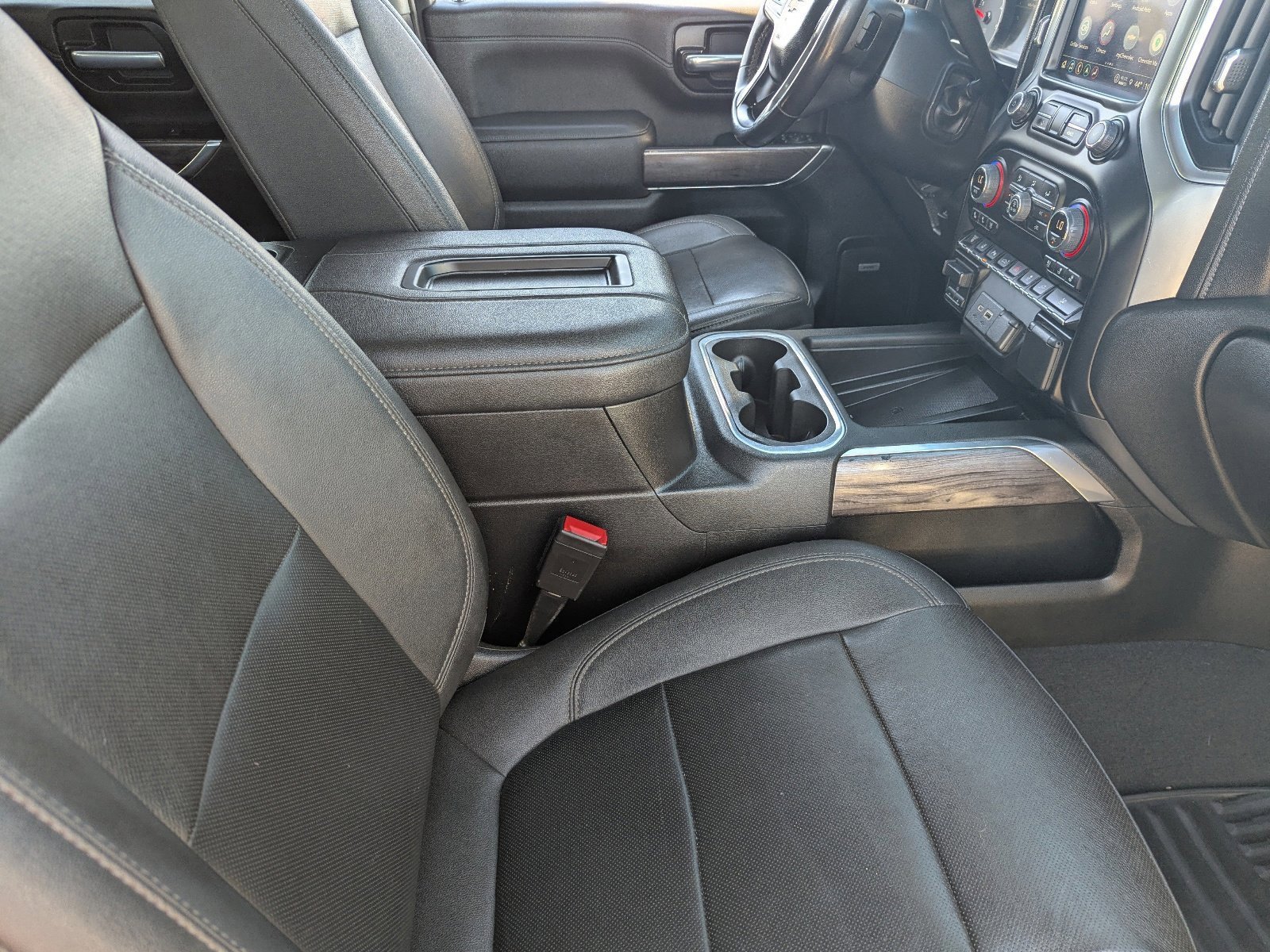 Used 2022 Chevrolet Silverado 3500 LTZ w/ LTZ Plus Package image 12