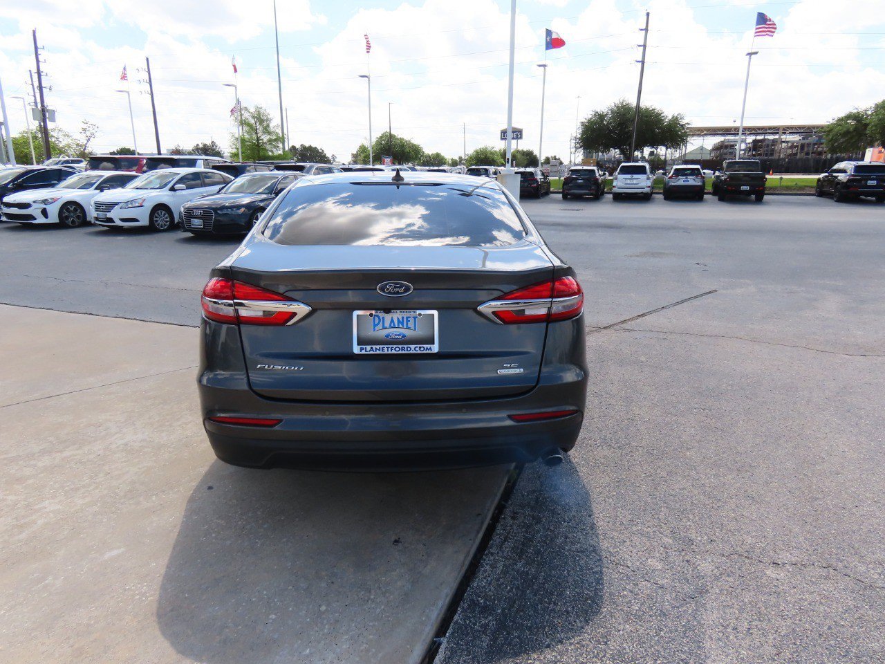 Used 2020 Ford Fusion SE image 13