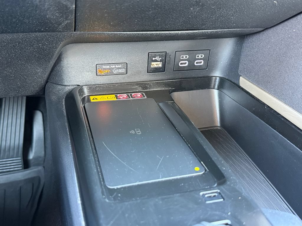 Used 2025 Toyota Camry LE FWD image 27