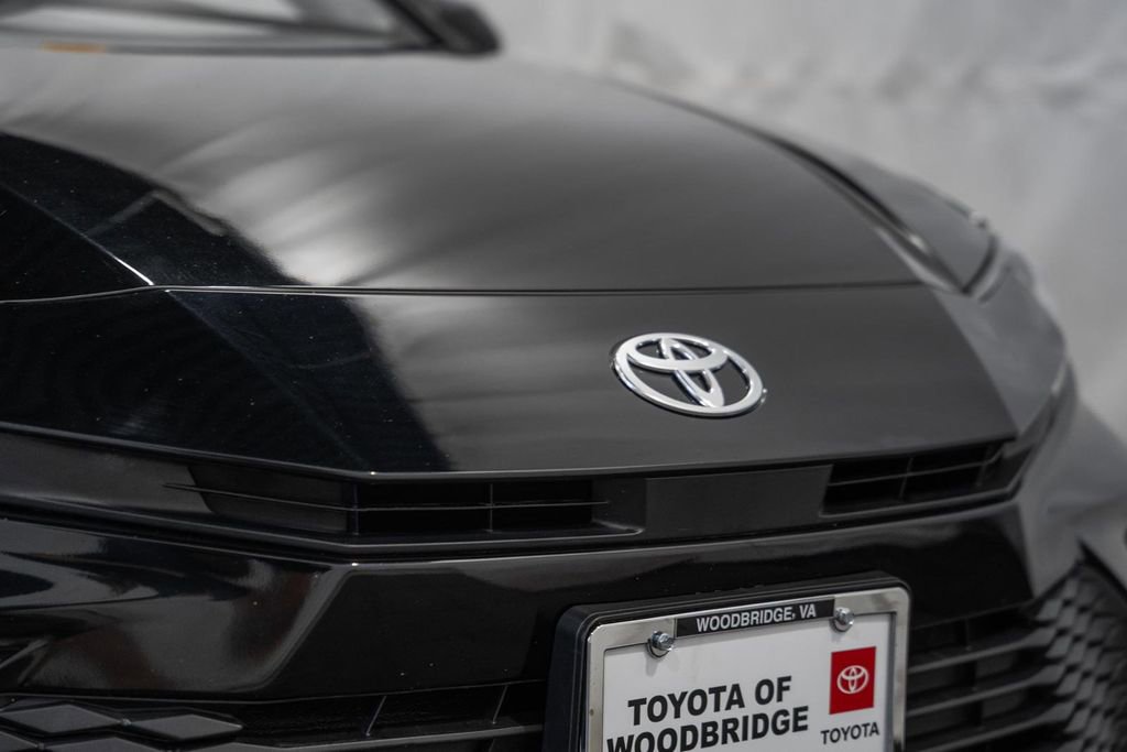 Used 2025 Toyota Camry LE image 11