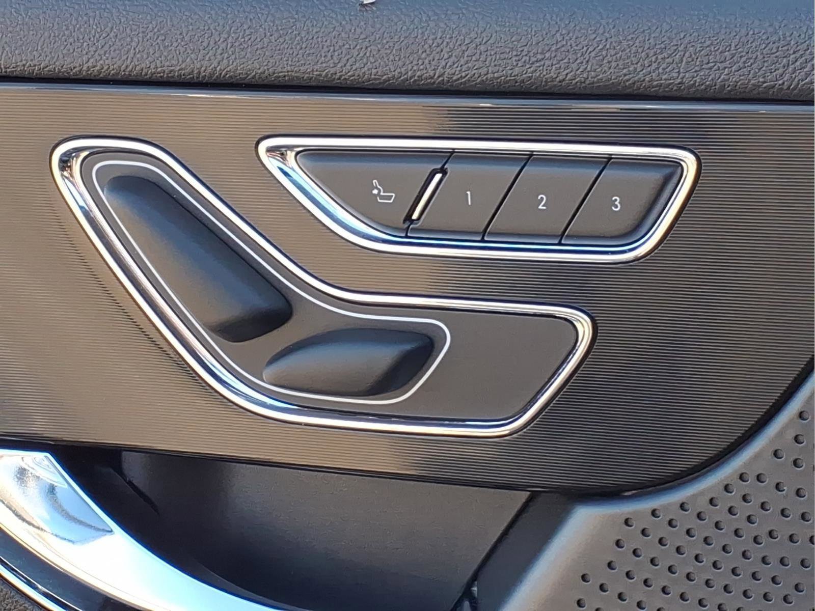 Used 2024 Lincoln Corsair AWD w/ Equipment Group 101A image 13