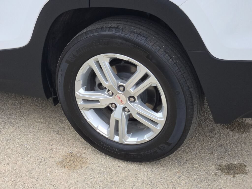 Used 2024 GMC Terrain SLE FWD image 20