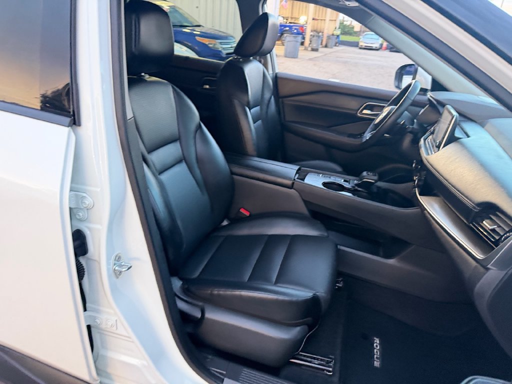 Certified 2021 Nissan Rogue SV w/ Premium Package FWD image 18
