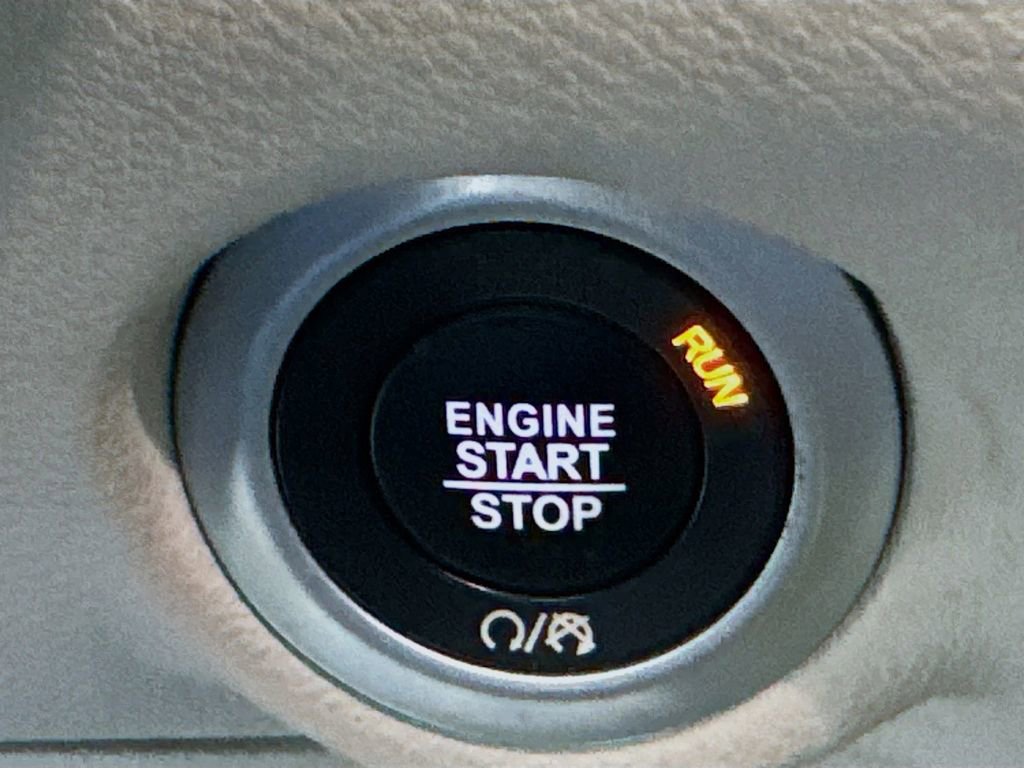 Used 2019 Chrysler Pacifica Touring-L Plus w/ Tire & Wheel Group image 20