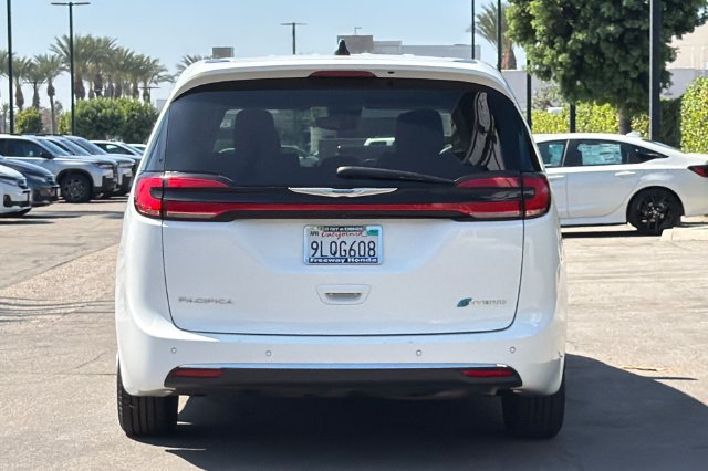 Used 2024 Chrysler Pacifica Limited FWD image 5