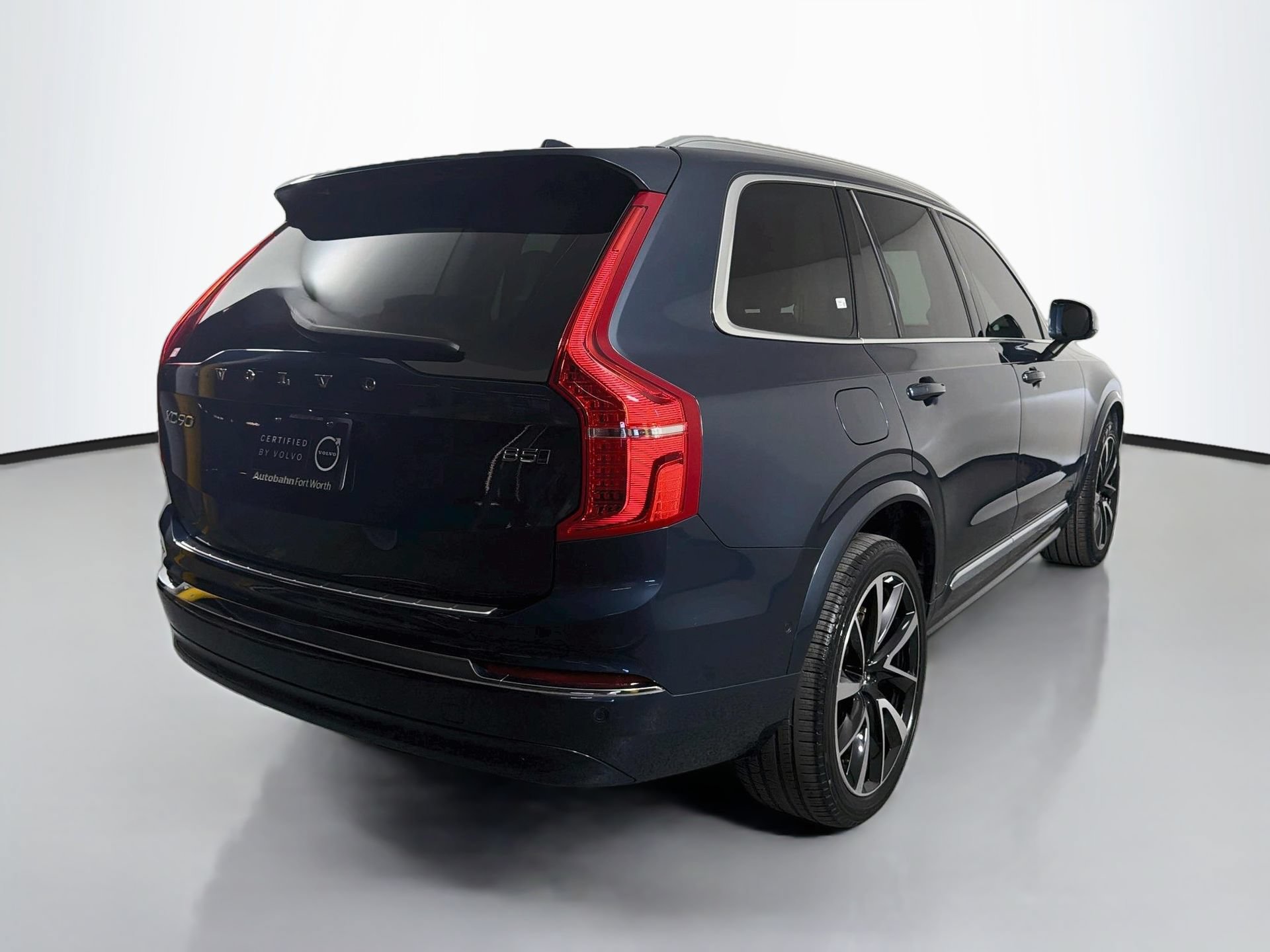 Used 2023 Volvo XC90 B5 Plus w/ Protection Package Premier AWD/4WD image 6