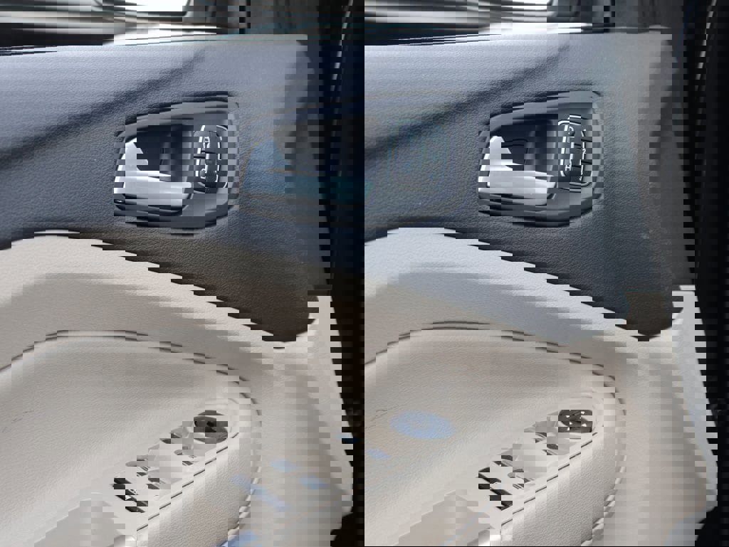 Used 2019 Ford Escape Titanium image 23