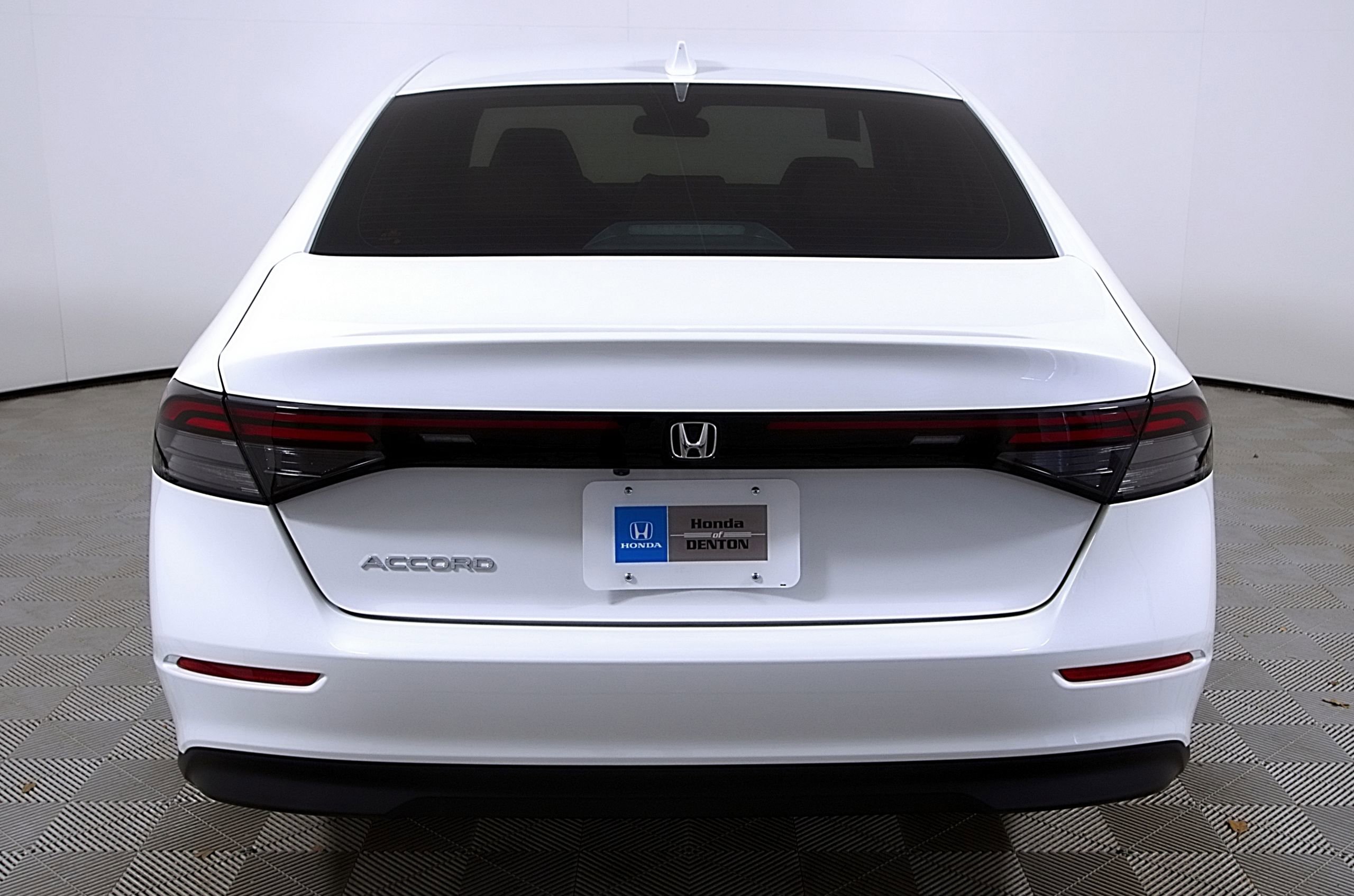 Used 2023 Honda Accord EX image 8