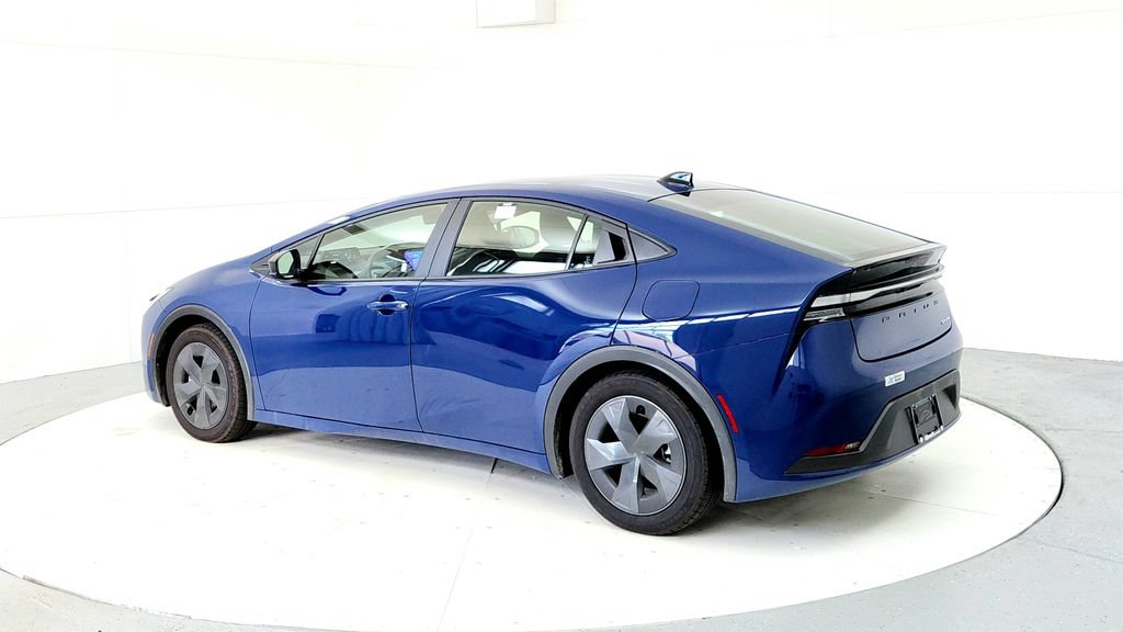 New 2026 Toyota Prius Plug-In Hybrid FWD image 4