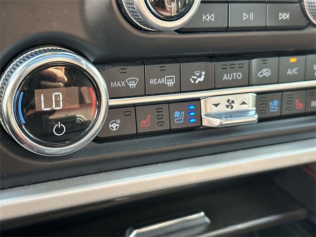 Used 2022 Ford Expedition Limited image 38