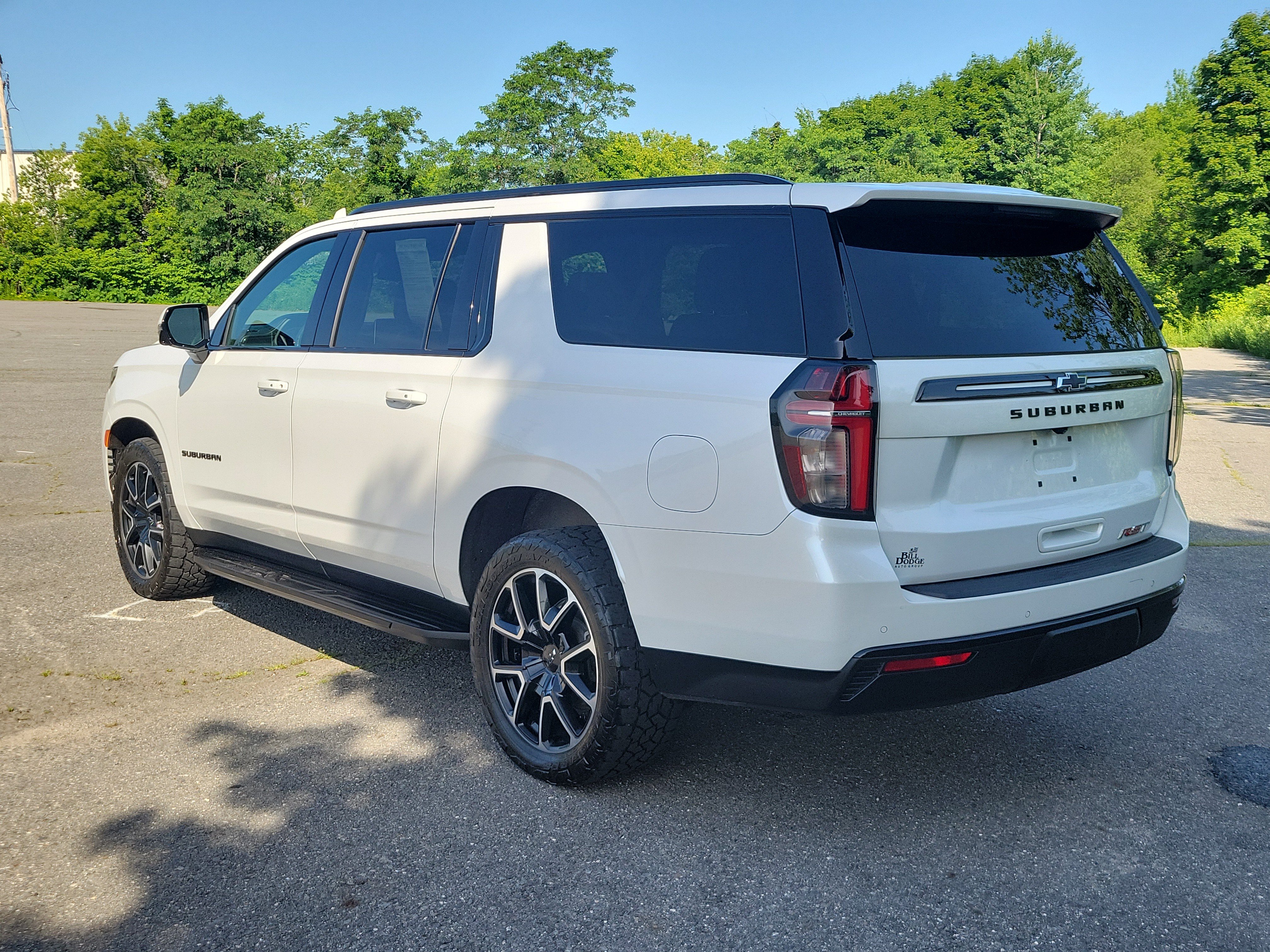 Used 2023 Chevrolet Suburban RST w/ Luxury Package AWD/4WD image 7