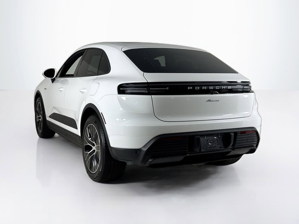 Used 2025 Porsche Macan Electric RWD image 3