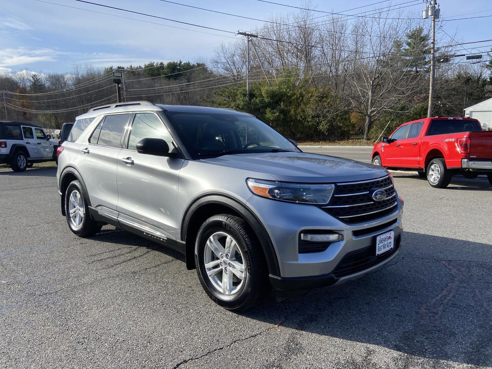 Used 2021 Ford Explorer XLT w/ Equipment Group 202A image 7